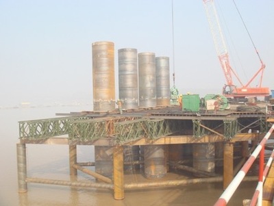 山东济南建邦黄河大桥护筒振设